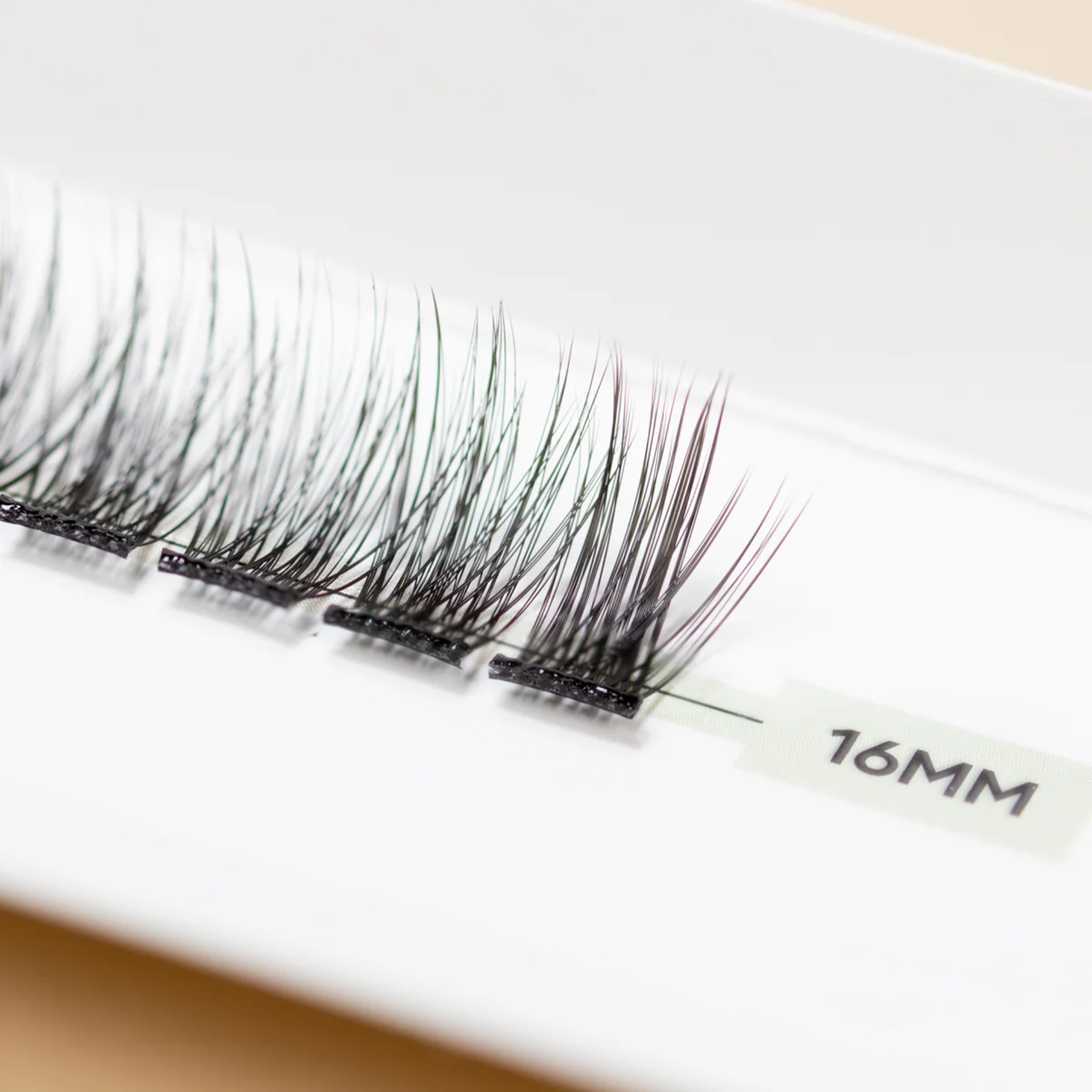 Ciglia singole (diverse lunghezze) | Volume leggero